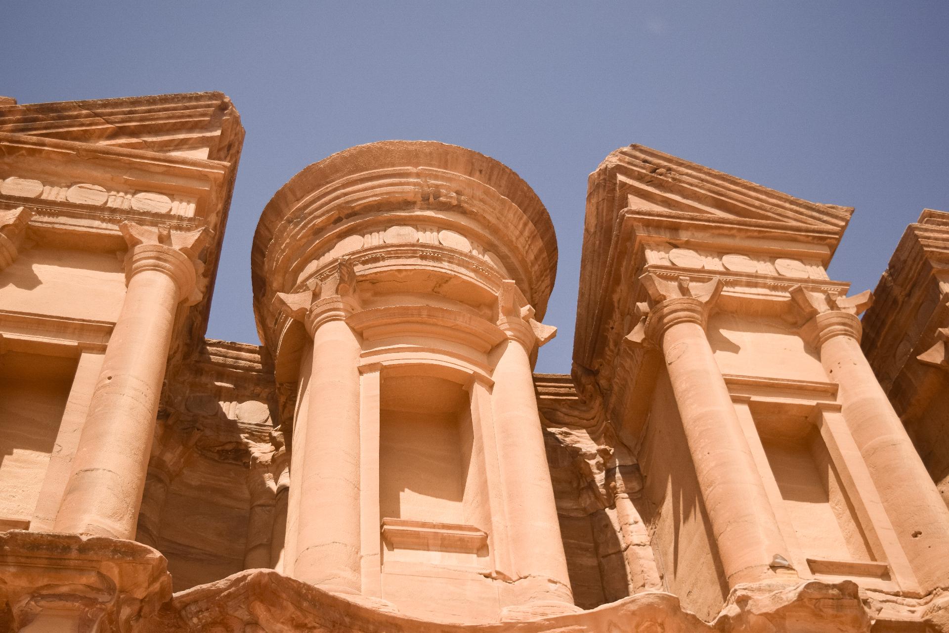 Detalle de fachada en Petra