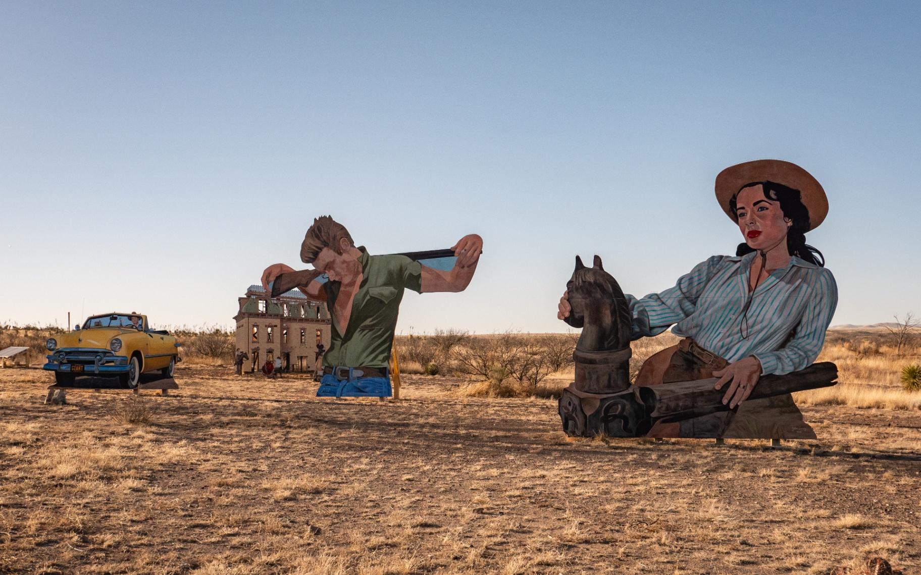 Giant Marfa Mural toma amplia