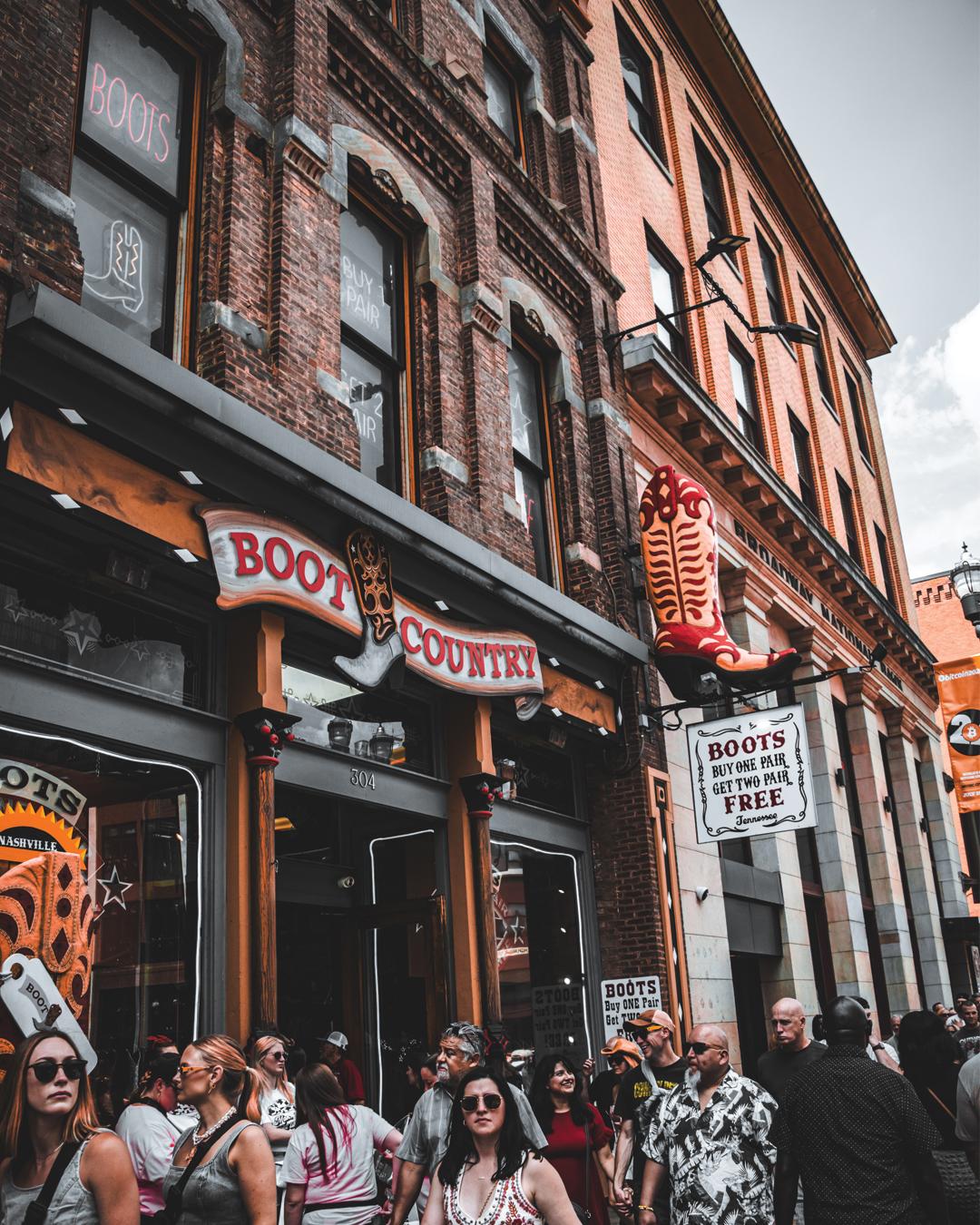 Fachada de Boot Country en Broadway