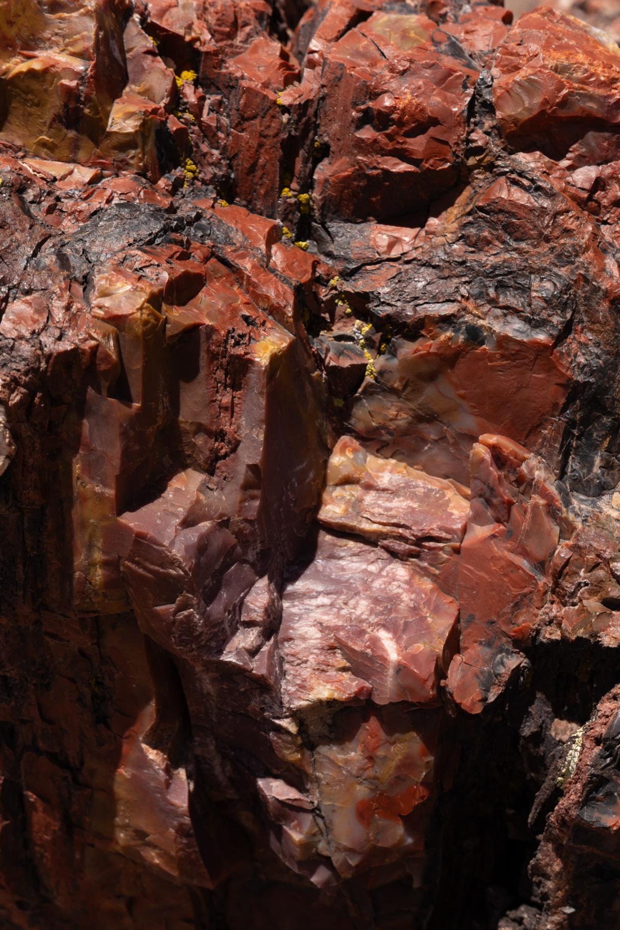 Jasper and quartz formations