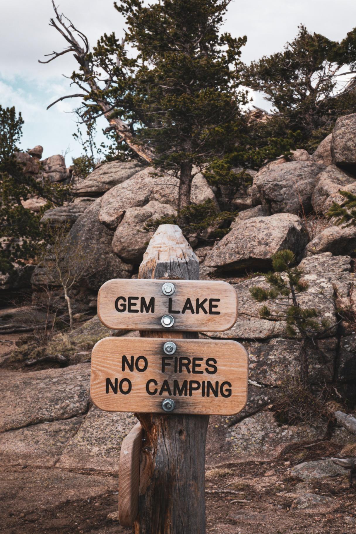 Gem Lake trail sign